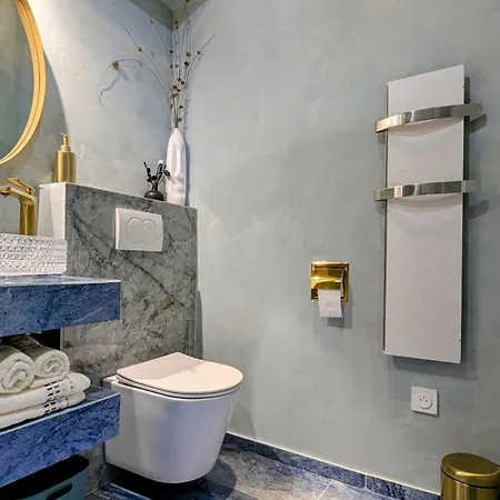 Apartment T2 Au Coeur Historique De Avec Clim & Smarttv